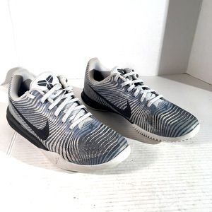 Nike Kobe. Mentality 2 Wolf Grey Sneakers